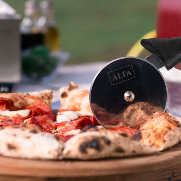 Pizza cutter